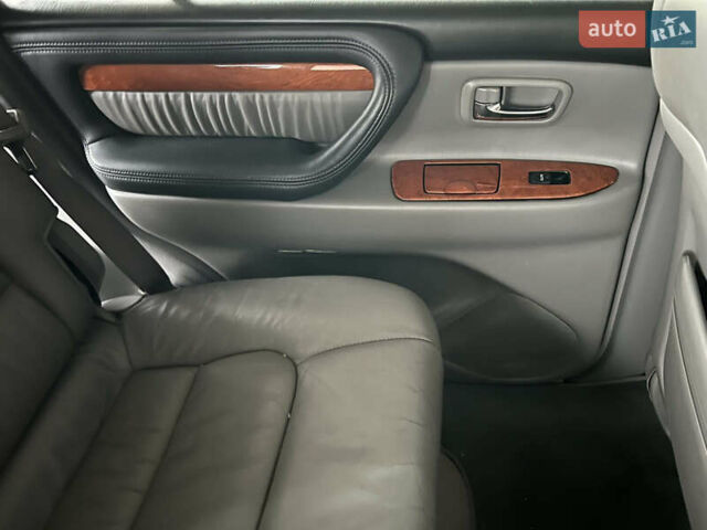 Чорний Лексус ЛХ, об'ємом двигуна 4.7 л та пробігом 270 тис. км за 14800 $, фото 16 на Automoto.ua