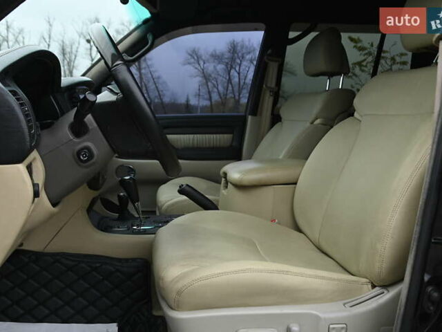 Черный Лексус ЛХ, объемом двигателя 4.66 л и пробегом 258 тыс. км за 16500 $, фото 20 на Automoto.ua