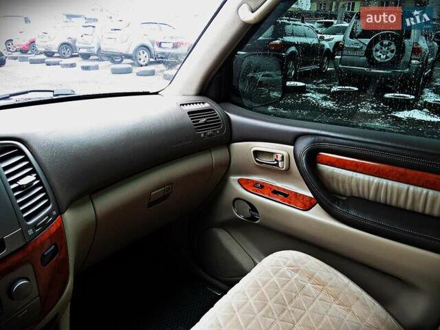 Чорний Лексус ЛХ, об'ємом двигуна 4.66 л та пробігом 270 тис. км за 19800 $, фото 16 на Automoto.ua