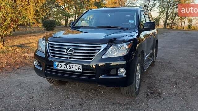 Черный Лексус ЛХ, объемом двигателя 5.66 л и пробегом 237 тыс. км за 31000 $, фото 24 на Automoto.ua