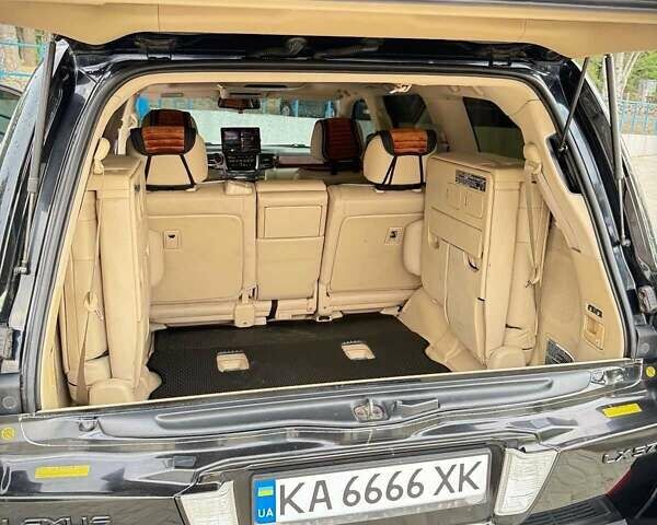 Черный Лексус ЛХ, объемом двигателя 5.7 л и пробегом 220 тыс. км за 27500 $, фото 15 на Automoto.ua
