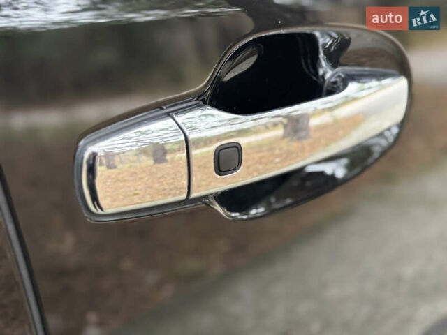 Черный Лексус ЛХ, объемом двигателя 5.7 л и пробегом 325 тыс. км за 23900 $, фото 27 на Automoto.ua