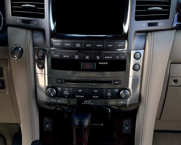 Черный Лексус ЛХ, объемом двигателя 5.66 л и пробегом 380 тыс. км за 26500 $, фото 11 на Automoto.ua