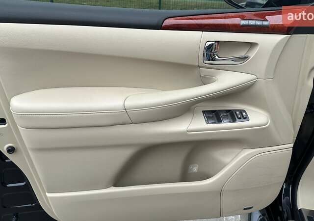 Чорний Лексус ЛХ, об'ємом двигуна 5.66 л та пробігом 74 тис. км за 39400 $, фото 31 на Automoto.ua