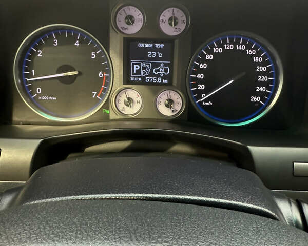 Черный Лексус ЛХ, объемом двигателя 5.66 л и пробегом 322 тыс. км за 21700 $, фото 22 на Automoto.ua