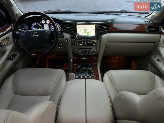 Чорний Лексус ЛХ, об'ємом двигуна 5.66 л та пробігом 262 тис. км за 18999 $, фото 32 на Automoto.ua
