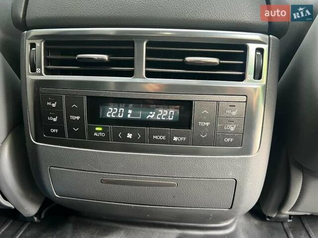 Черный Лексус ЛХ, объемом двигателя 5.66 л и пробегом 234 тыс. км за 34999 $, фото 27 на Automoto.ua