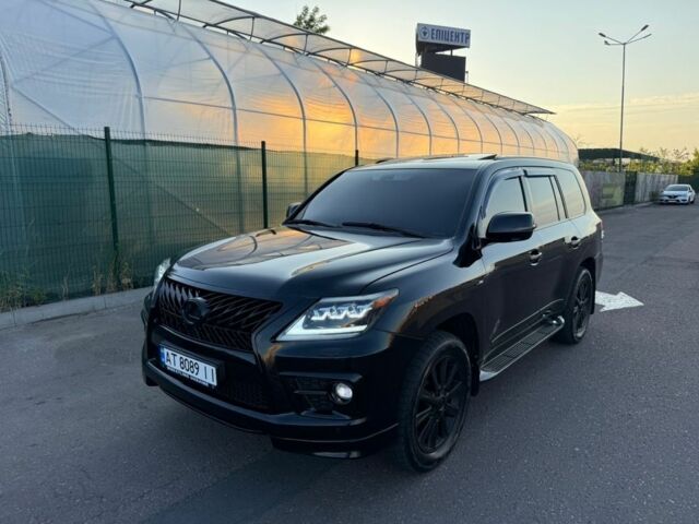 Черный Лексус ЛХ, объемом двигателя 5.7 л и пробегом 250 тыс. км за 27000 $, фото 6 на Automoto.ua