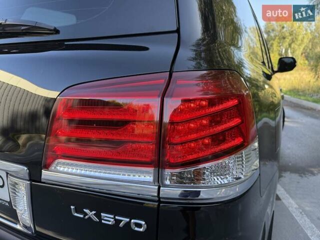 Черный Лексус ЛХ, объемом двигателя 5.7 л и пробегом 297 тыс. км за 26500 $, фото 14 на Automoto.ua