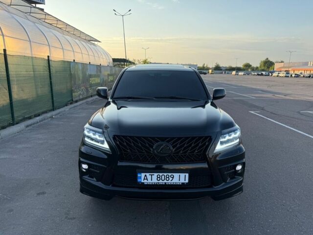 Черный Лексус ЛХ, объемом двигателя 5.7 л и пробегом 250 тыс. км за 27000 $, фото 5 на Automoto.ua
