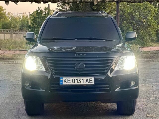 Черный Лексус ЛХ, объемом двигателя 5.7 л и пробегом 242 тыс. км за 22500 $, фото 1 на Automoto.ua