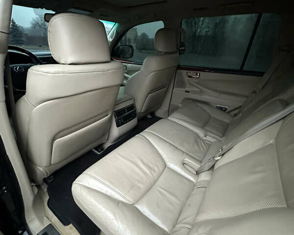 Черный Лексус ЛХ, объемом двигателя 5.66 л и пробегом 263 тыс. км за 19999 $, фото 14 на Automoto.ua