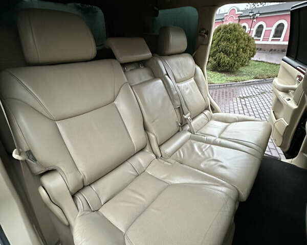 Черный Лексус ЛХ, объемом двигателя 5.7 л и пробегом 263 тыс. км за 21000 $, фото 26 на Automoto.ua
