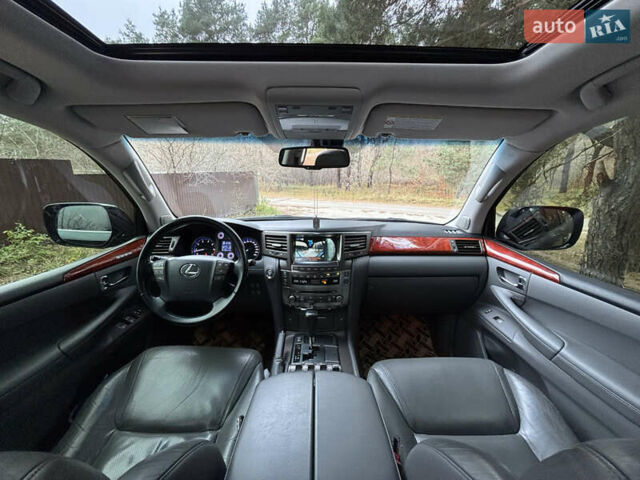 Черный Лексус ЛХ, объемом двигателя 5.7 л и пробегом 325 тыс. км за 23900 $, фото 20 на Automoto.ua