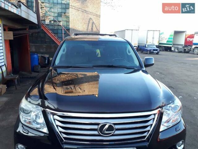 Черный Лексус ЛХ, объемом двигателя 5.7 л и пробегом 280 тыс. км за 32000 $, фото 3 на Automoto.ua