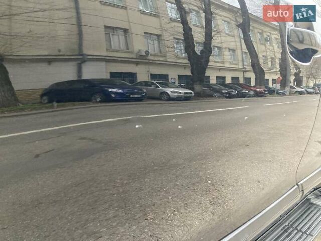 Чорний Лексус ЛХ, об'ємом двигуна 5.66 л та пробігом 251 тис. км за 18000 $, фото 4 на Automoto.ua