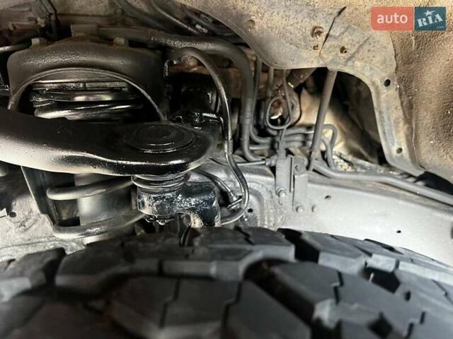 Черный Лексус ЛХ, объемом двигателя 5.66 л и пробегом 234 тыс. км за 34999 $, фото 31 на Automoto.ua