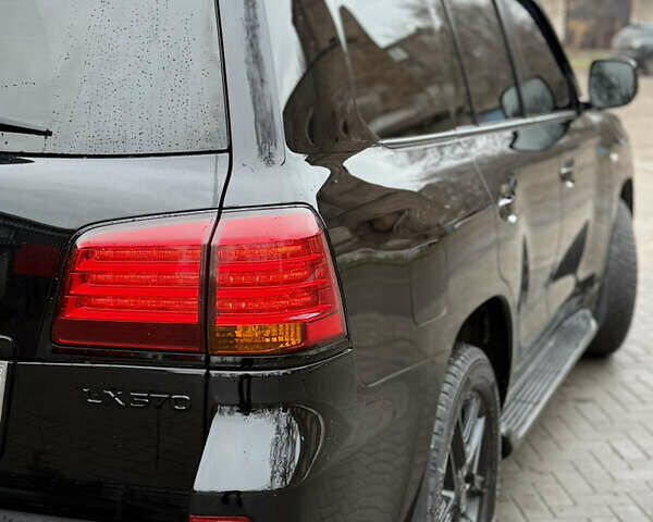 Черный Лексус ЛХ, объемом двигателя 5.7 л и пробегом 220 тыс. км за 28500 $, фото 29 на Automoto.ua