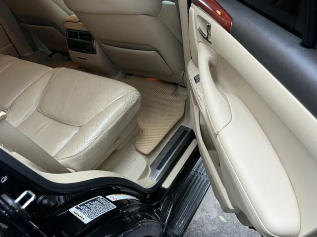 Чорний Лексус ЛХ, об'ємом двигуна 5.7 л та пробігом 300 тис. км за 24500 $, фото 3 на Automoto.ua