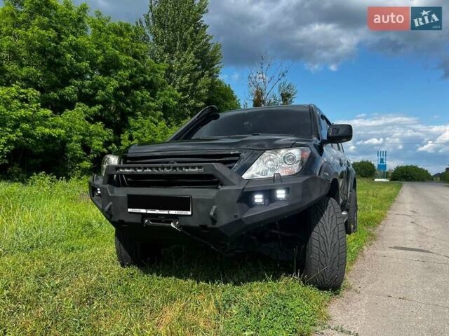Черный Лексус ЛХ, объемом двигателя 5.66 л и пробегом 234 тыс. км за 34999 $, фото 2 на Automoto.ua