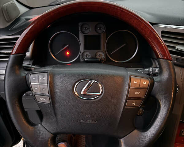 Чорний Лексус ЛХ, об'ємом двигуна 5.66 л та пробігом 350 тис. км за 23200 $, фото 11 на Automoto.ua
