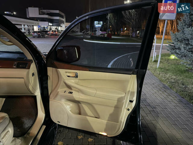 Черный Лексус ЛХ, объемом двигателя 5.7 л и пробегом 267 тыс. км за 23800 $, фото 25 на Automoto.ua