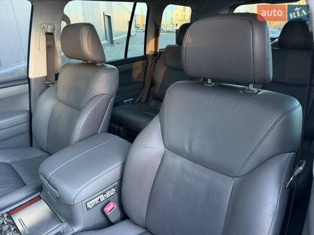 Черный Лексус ЛХ, объемом двигателя 5.69 л и пробегом 160 тыс. км за 26990 $, фото 19 на Automoto.ua