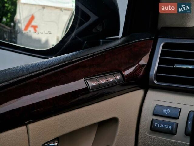 Черный Лексус ЛХ, объемом двигателя 5.66 л и пробегом 462 тыс. км за 21990 $, фото 52 на Automoto.ua