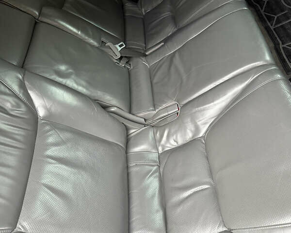 Черный Лексус ЛХ, объемом двигателя 5.66 л и пробегом 350 тыс. км за 21000 $, фото 23 на Automoto.ua