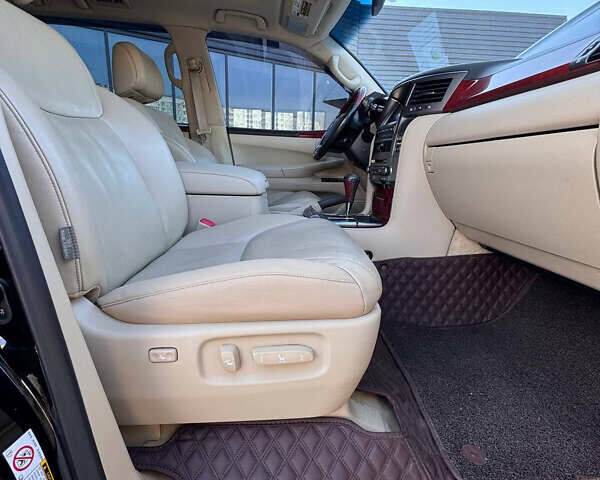 Черный Лексус ЛХ, объемом двигателя 5.66 л и пробегом 200 тыс. км за 25999 $, фото 33 на Automoto.ua