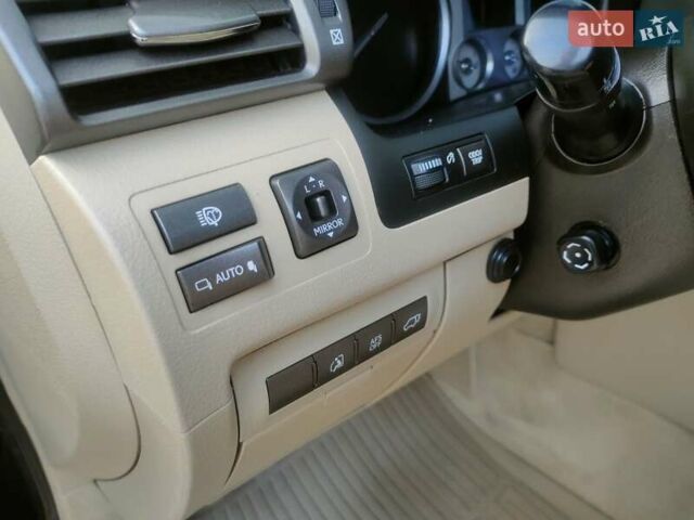 Черный Лексус ЛХ, объемом двигателя 5.66 л и пробегом 275 тыс. км за 21900 $, фото 3 на Automoto.ua