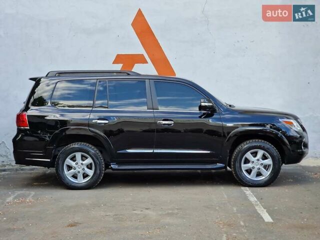 Черный Лексус ЛХ, объемом двигателя 5.66 л и пробегом 462 тыс. км за 21990 $, фото 20 на Automoto.ua