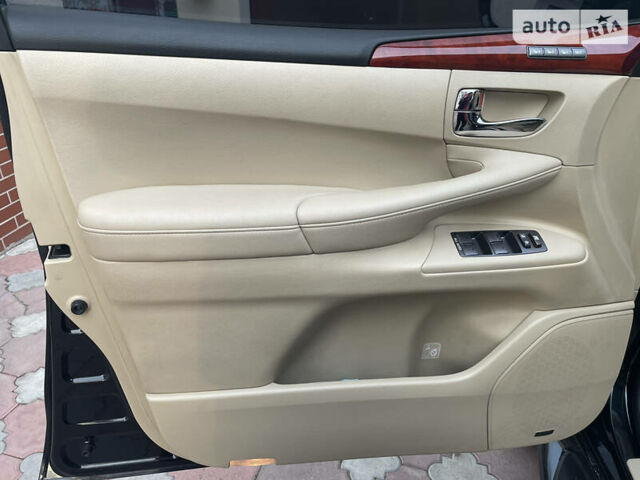 Чорний Лексус ЛХ, об'ємом двигуна 5.7 л та пробігом 172 тис. км за 25000 $, фото 4 на Automoto.ua