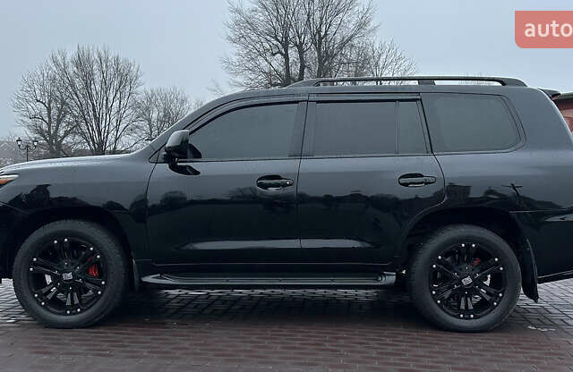 Черный Лексус ЛХ, объемом двигателя 5.66 л и пробегом 263 тыс. км за 19999 $, фото 10 на Automoto.ua