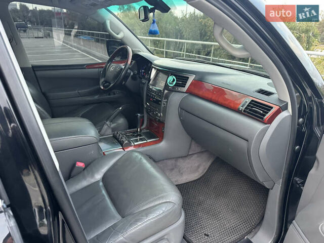 Черный Лексус ЛХ, объемом двигателя 5.66 л и пробегом 344 тыс. км за 22000 $, фото 27 на Automoto.ua