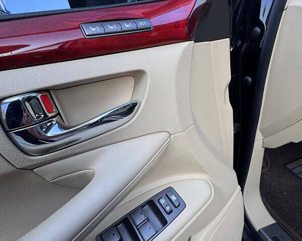 Черный Лексус ЛХ, объемом двигателя 5.66 л и пробегом 200 тыс. км за 25999 $, фото 16 на Automoto.ua