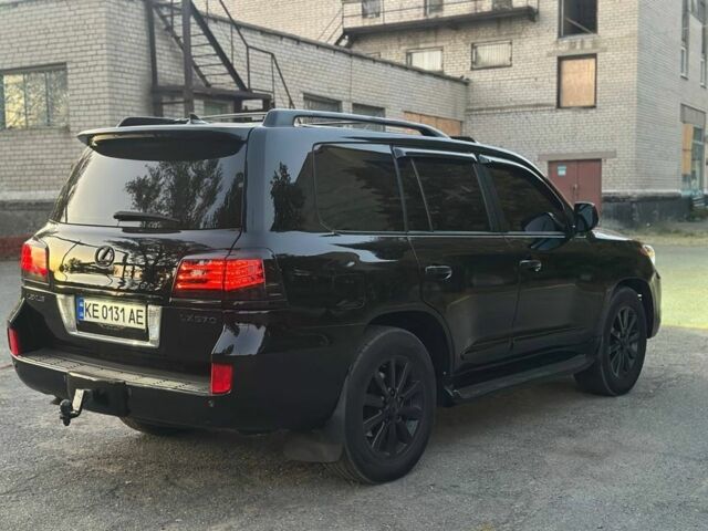 Черный Лексус ЛХ, объемом двигателя 5.7 л и пробегом 242 тыс. км за 22500 $, фото 3 на Automoto.ua