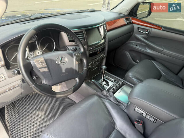 Черный Лексус ЛХ, объемом двигателя 5.66 л и пробегом 322 тыс. км за 21700 $, фото 19 на Automoto.ua