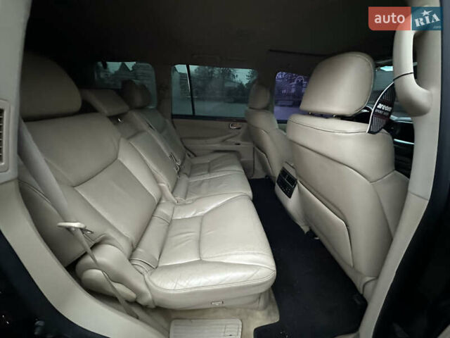 Черный Лексус ЛХ, объемом двигателя 5.66 л и пробегом 263 тыс. км за 19999 $, фото 18 на Automoto.ua