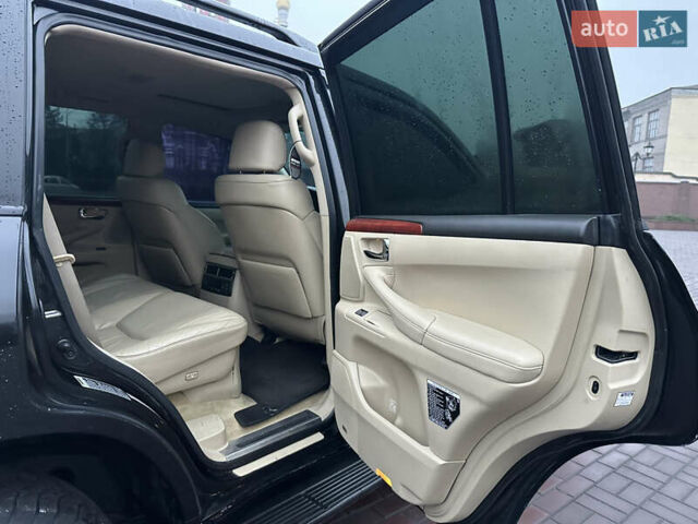 Черный Лексус ЛХ, объемом двигателя 5.66 л и пробегом 263 тыс. км за 19999 $, фото 19 на Automoto.ua