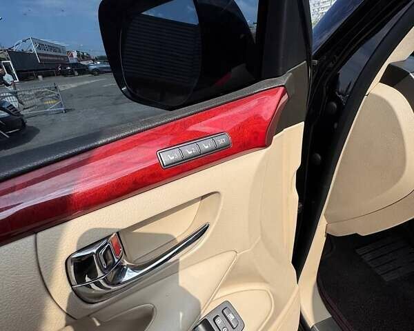 Черный Лексус ЛХ, объемом двигателя 5.66 л и пробегом 198 тыс. км за 27500 $, фото 6 на Automoto.ua