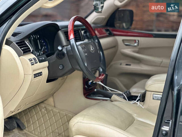 Лексус ЛХ 2008 в Павлограде на Automoto.ua Черный Лексус ЛХ, объемом двигателя 5.66 л и пробегом 240 тыс. км за 22500 $, фото 11 на Automoto.ua