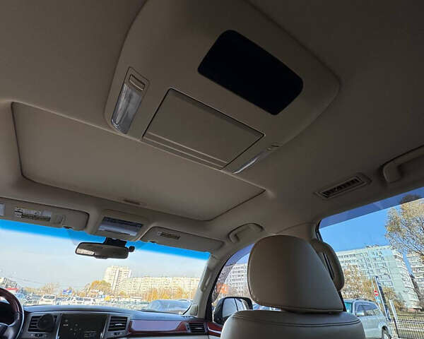 Черный Лексус ЛХ, объемом двигателя 5.66 л и пробегом 200 тыс. км за 25999 $, фото 27 на Automoto.ua