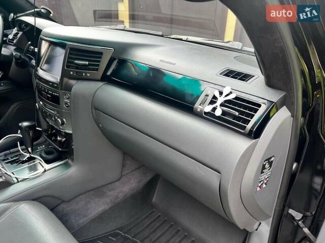 Черный Лексус ЛХ, объемом двигателя 5.66 л и пробегом 234 тыс. км за 34999 $, фото 23 на Automoto.ua