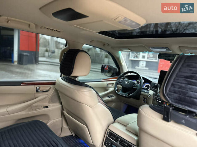 Черный Лексус ЛХ, объемом двигателя 5.7 л и пробегом 220 тыс. км за 28500 $, фото 28 на Automoto.ua