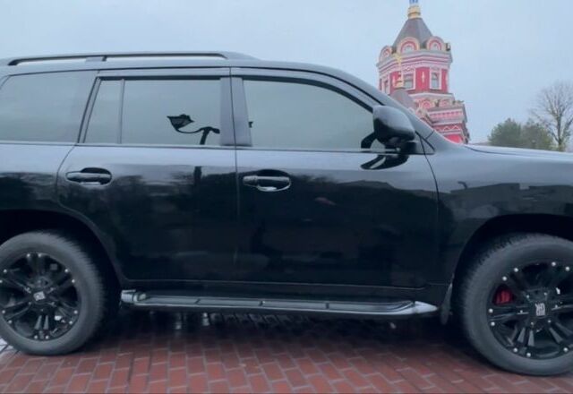 Чорний Лексус ЛХ, об'ємом двигуна 5.7 л та пробігом 262 тис. км за 19999 $, фото 3 на Automoto.ua