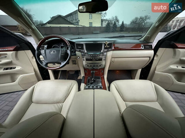 Черный Лексус ЛХ, объемом двигателя 5.66 л и пробегом 263 тыс. км за 19999 $, фото 28 на Automoto.ua