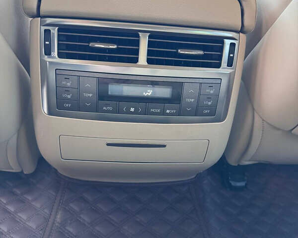 Черный Лексус ЛХ, объемом двигателя 5.66 л и пробегом 200 тыс. км за 25999 $, фото 26 на Automoto.ua