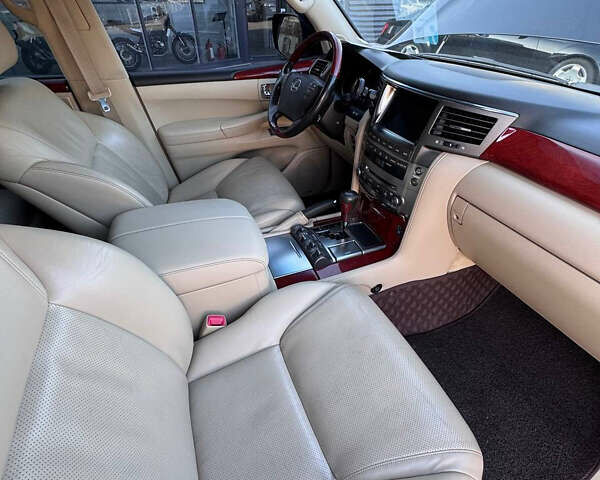 Черный Лексус ЛХ, объемом двигателя 5.66 л и пробегом 200 тыс. км за 25999 $, фото 34 на Automoto.ua