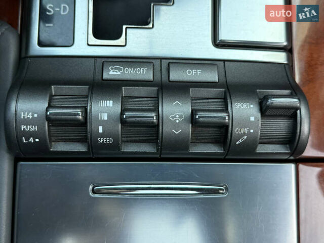 Черный Лексус ЛХ, объемом двигателя 5.7 л и пробегом 252 тыс. км за 25999 $, фото 88 на Automoto.ua